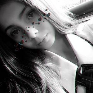 Meet your Posher, Mia